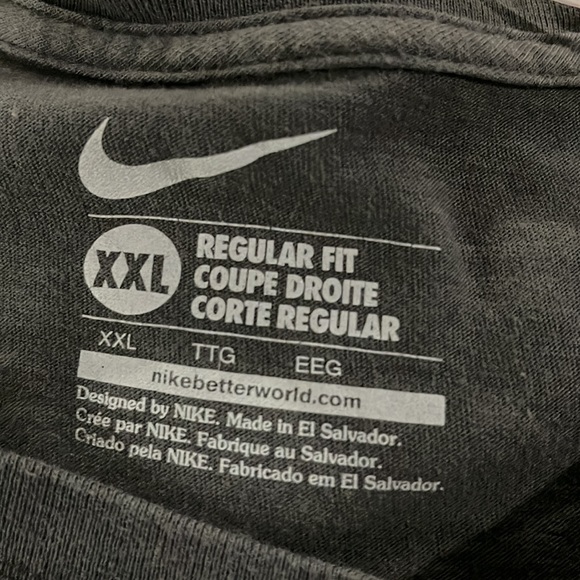 Nike T-shirt - Picture 3 of 4